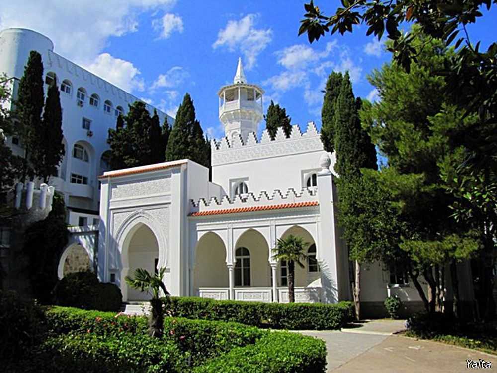 Неомавританский дворец «Кичкинэ» в Гаспре, Крым